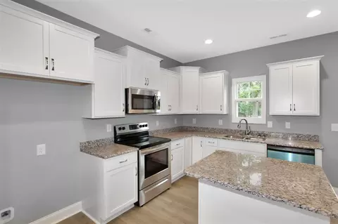 149 Sturgeon St, Smithfield, NC 27577 photo 8