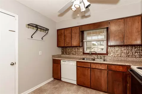 102 Bainbridge Cir, Garner, NC 27529 photo 12