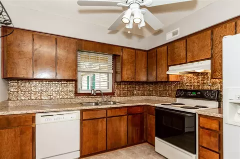 102 Bainbridge Cir, Garner, NC 27529 photo 13