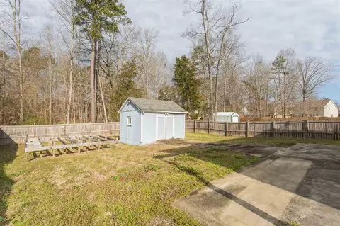 310 Ashburn Ln, Durham, NC 27703 photo 5