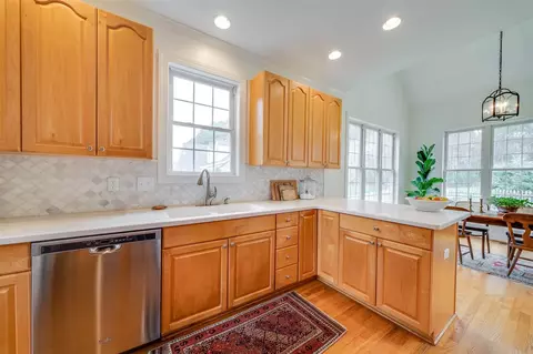 908 E Oak Dr, Durham, NC 27705 photo 8