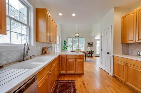 908 E Oak Dr, Durham, NC 27705 photo 7