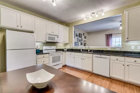 906 Cinnamon Dr, Durham, NC 27713 photo 9