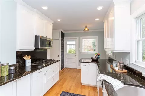 3015 Devonshire Dr, Raleigh, NC 27607 photo 9