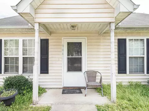 906 Alpha Dr, Durham, NC 27703 photo 4
