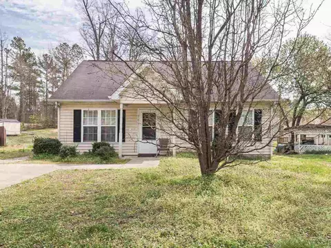906 Alpha Dr, Durham, NC 27703 photo 2
