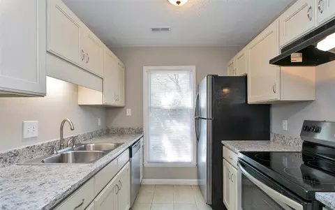 10 Astor Ct, Durham, NC 27705 photo 3