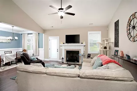56 Thurman Dr, Selma, NC 27576 photo 3