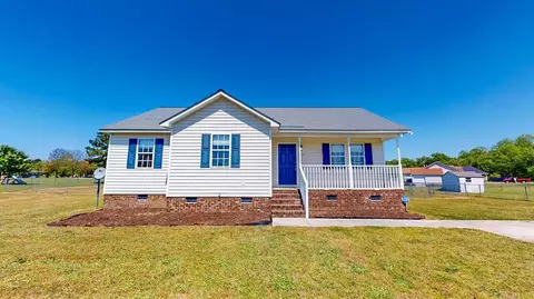 105 Hugh Dr, Smithfield, NC 27577 photo 1