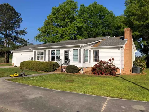 655 Wire Rd, Bunnlevel, NC 28323 photo 1