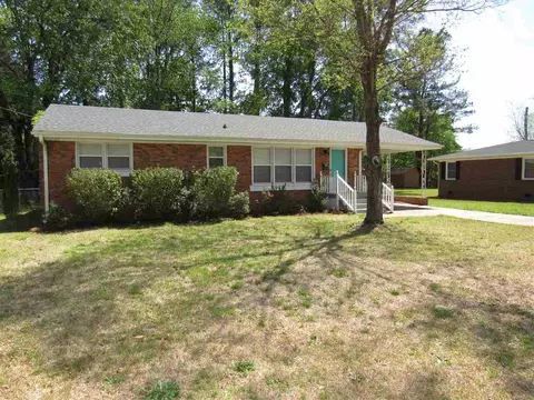 911 S Walnut Dr, Smithfield, NC 27577 photo 2
