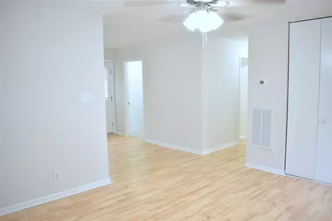 817 Waring St, Durham, NC 27704 photo 4