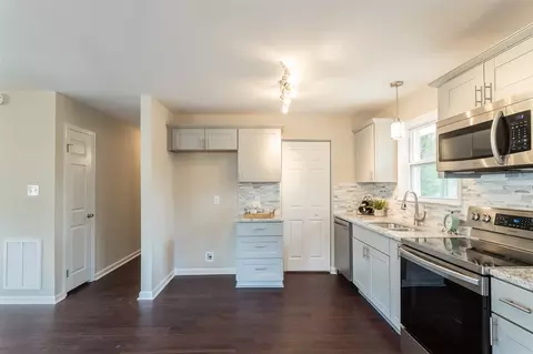818 Shay Dr, Durham, NC 27704 photo 8
