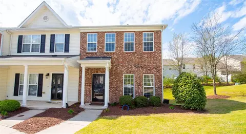 25 Sharpstone Ln, Durham, NC 27703 photo 2