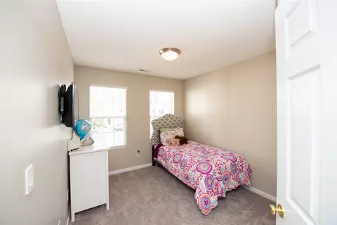 25 Sharpstone Ln, Durham, NC 27703 photo 18
