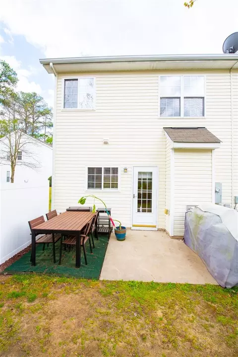 25 Sharpstone Ln, Durham, NC 27703 photo 23