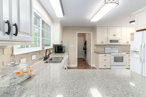 4 Bess Ct, Durham, NC 27707 photo 6