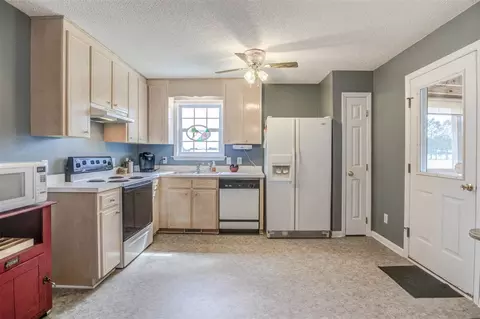 140 Wilmack Dr, Benson, NC 27504 photo 8
