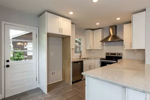 1916 Cecil St, Durham, NC 27707 photo 8