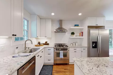 1304 Dixie Trl, Raleigh, NC 27607 photo 6