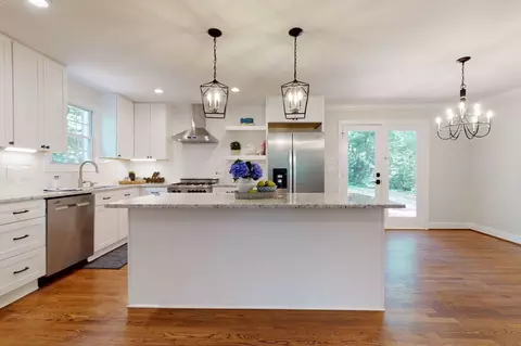 1304 Dixie Trl, Raleigh, NC 27607 photo 5