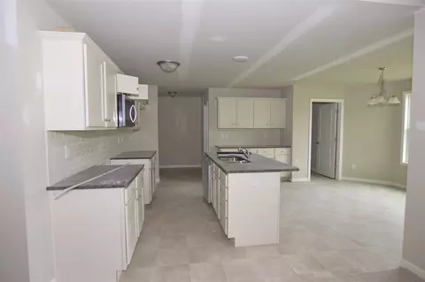 49 Cornfield Ln, Benson, NC 27504 photo 4