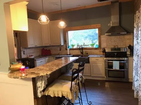 708 E Chatham St, Apex, NC 27502 photo 4