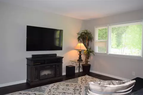 2004 Crowell St, Durham, NC 27707 photo 8