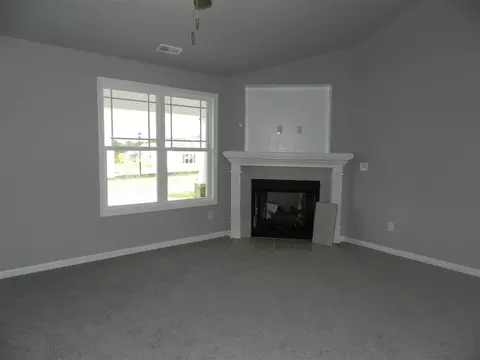 71 Cornfield Ln, Benson, NC 27504 photo 2