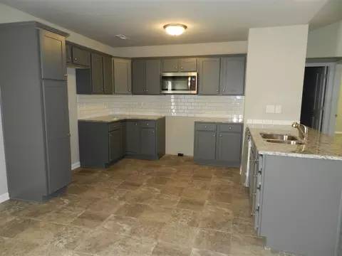 71 Cornfield Ln, Benson, NC 27504 photo 4