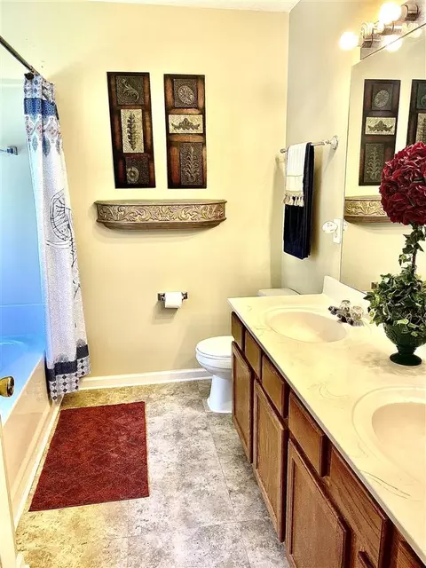 207 Cloverdale Dr, Durham, NC 27703 photo 9