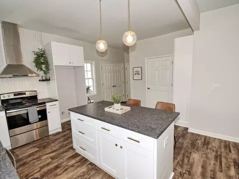 1011 Worth St, Durham, NC 27701 photo 4