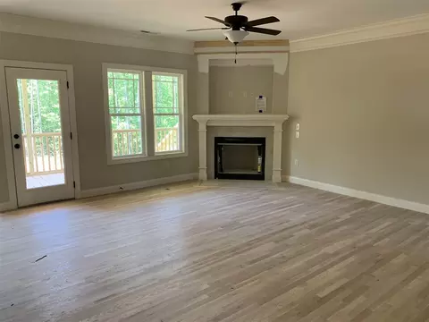 187 Elvenia Cir, Benson, NC 27504 photo 3