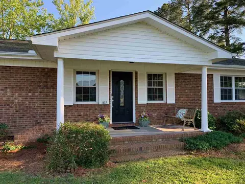 105 George St, Dunn, NC 28334 photo 2