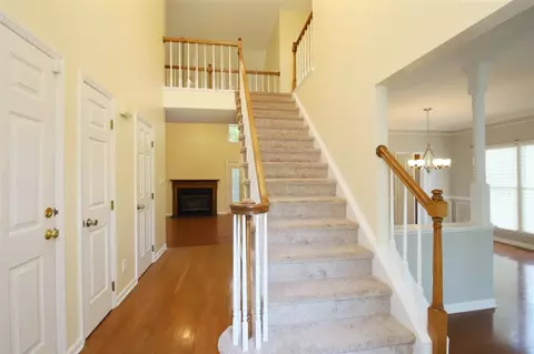 109 Sequoia Ct, Cary, NC 27513 photo 2