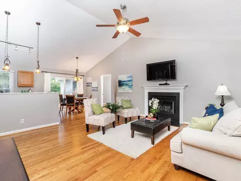 7 Blacksmith Cir, Durham, NC 27707 photo 3