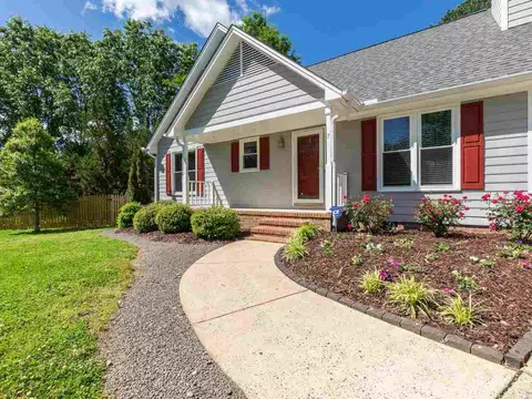 7 Blacksmith Cir, Durham, NC 27707 photo 2
