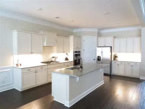 513 Crinian Dr, Cary, NC 27513 photo 2