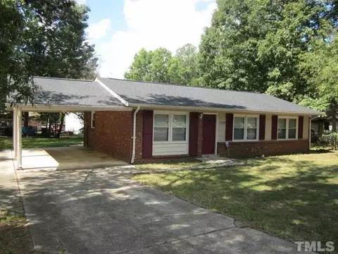 1709 Foxwood Dr, Garner, NC 27529 photo 1