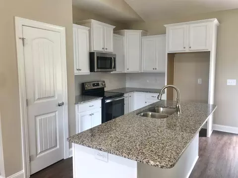 104 Byrd Dr, Dunn, NC 28334 photo 4