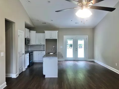 104 Byrd Dr, Dunn, NC 28334 photo 3