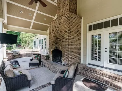 210 Pinecroft Dr, Raleigh, NC 27609 photo 28
