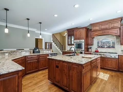 210 Pinecroft Dr, Raleigh, NC 27609 photo 8