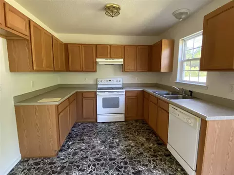 87 Thistle Dr, Selma, NC 27576 photo 7