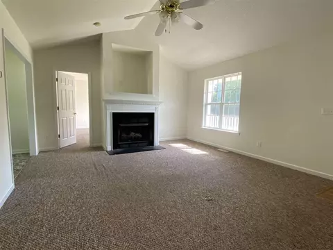 87 Thistle Dr, Selma, NC 27576 photo 4