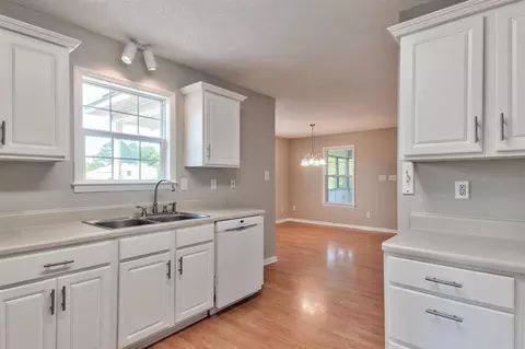 364 Rose Ct, Benson, NC 27504 photo 7