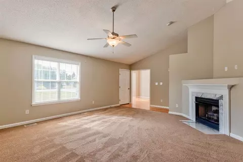 364 Rose Ct, Benson, NC 27504 photo 2