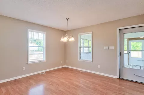 364 Rose Ct, Benson, NC 27504 photo 9
