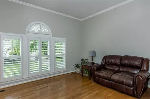 115 W Dutton Ct, Cary, NC 27513 photo 4