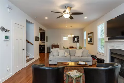 302 Cecil St, Durham, NC 27707 photo 5